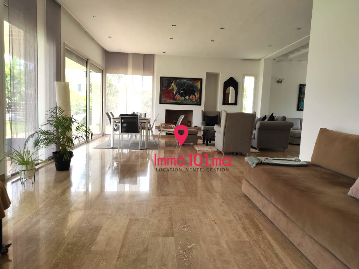 Villa avec vue sur vallée à vendre à El Menzeh AYV2234
